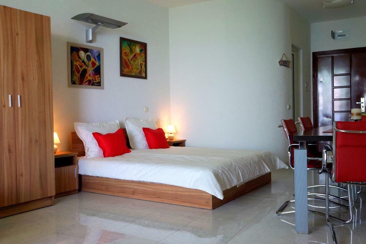 Silver Beach Delux Apartments بايالا المظهر الخارجي الصورة
