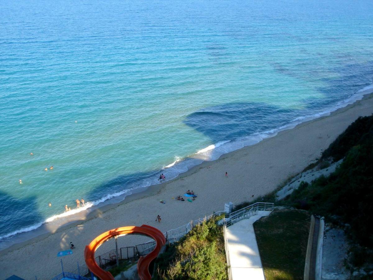 Silver Beach Delux Apartments بايالا المظهر الخارجي الصورة